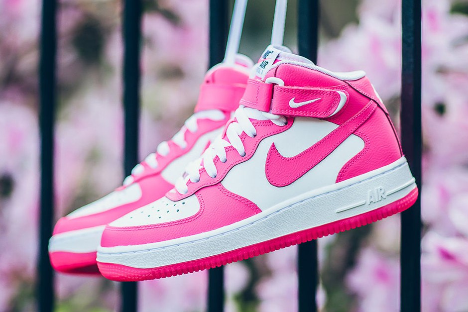 nike-air-force-1-mid-hyper-pink-1