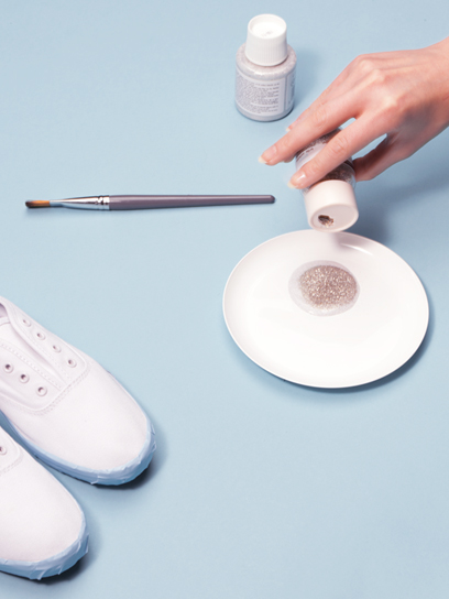 diy-glitter-sneakers_e