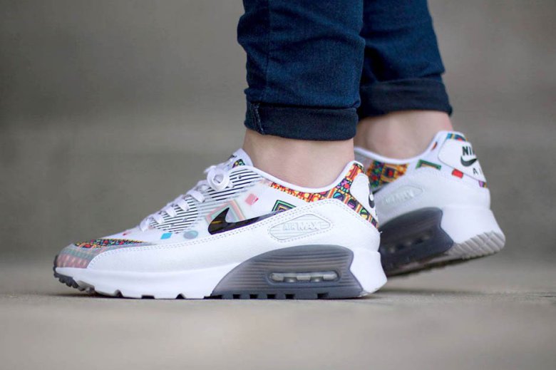 a-closer-look-at-the-liberty-x-nike-air-max-90-1