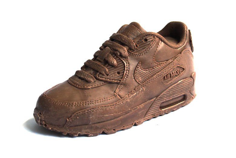 designer-creates-a-chocolate-air-max-90-01