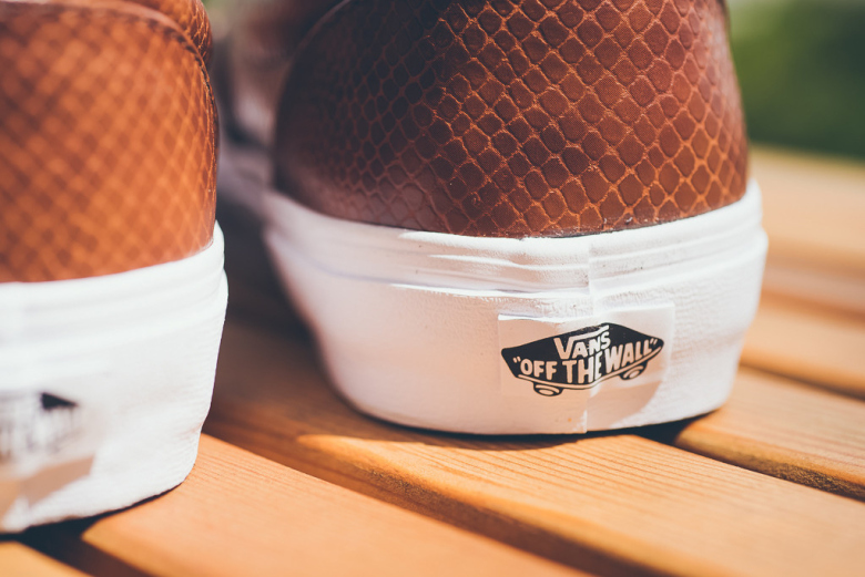 vans-snake-era-brown-black-3