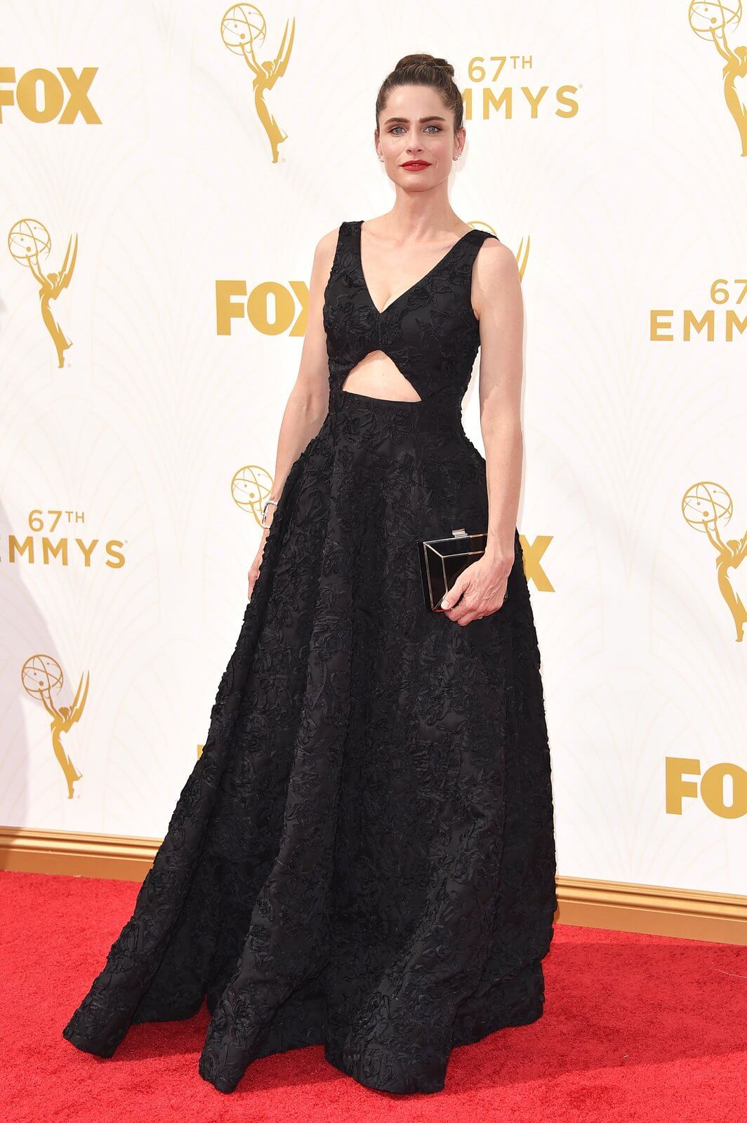 amanda-peet-emmys-red-carpet-2015