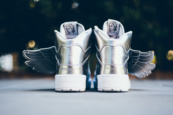 Adidas_Jeremy_Scott_Wings_Silver_Platinum_Sneaker_POlitics_hypebeast_4_grande
