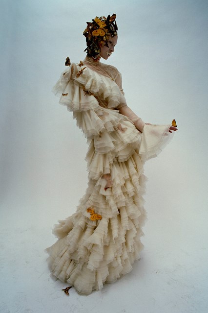 Tim-Walker-auction-vogue_8dec15-b_426x639