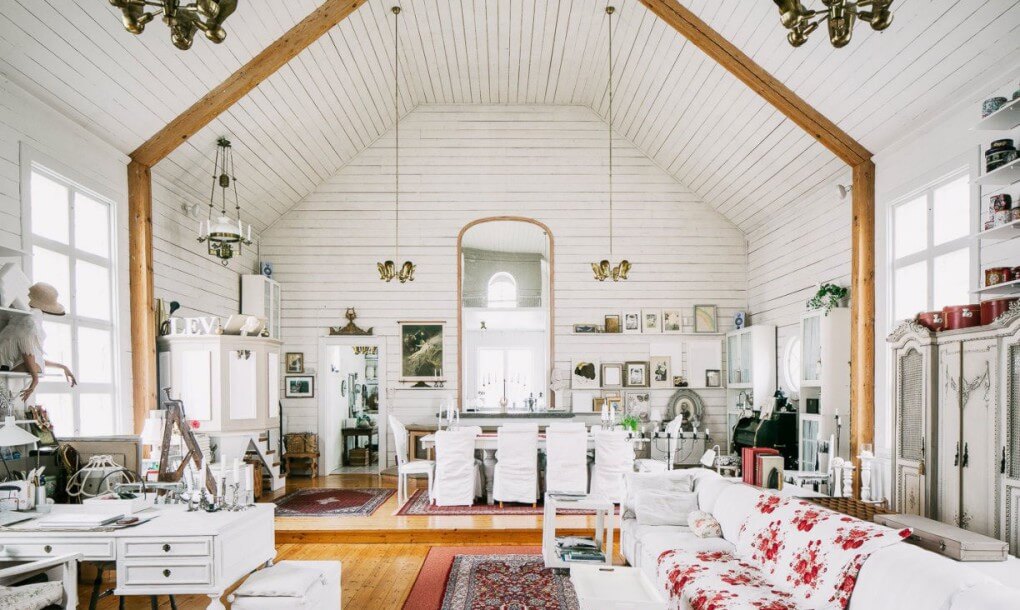 swedish_chapel_converted_into_home_12
