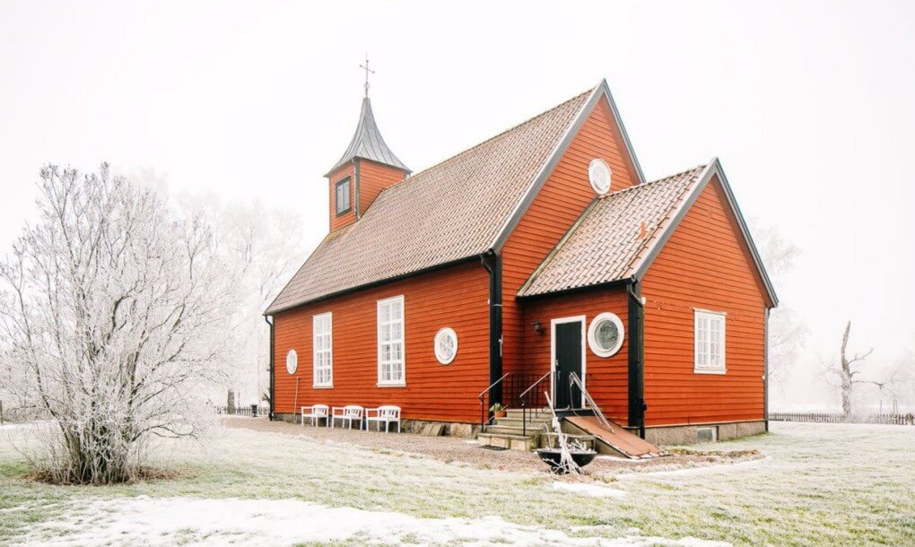 swedish_chapel_converted_into_home_2