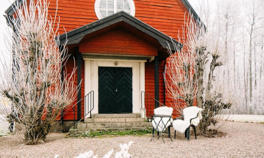 swedish_chapel_converted_into_home_6