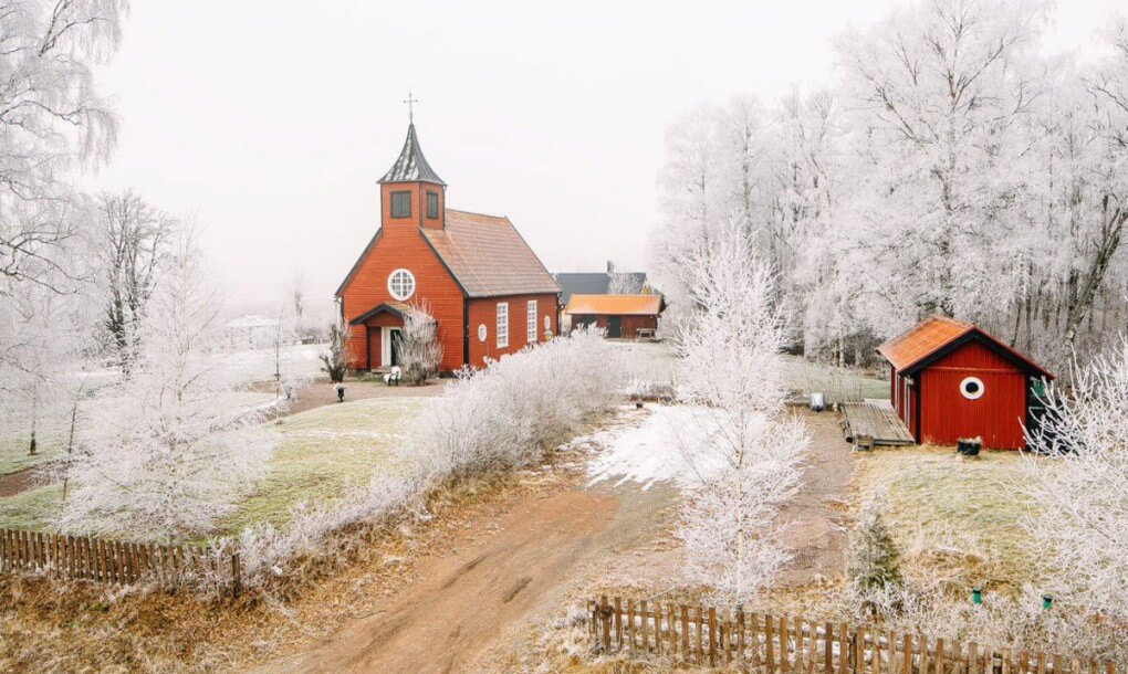 swedish_chapel_converted_into_home_8