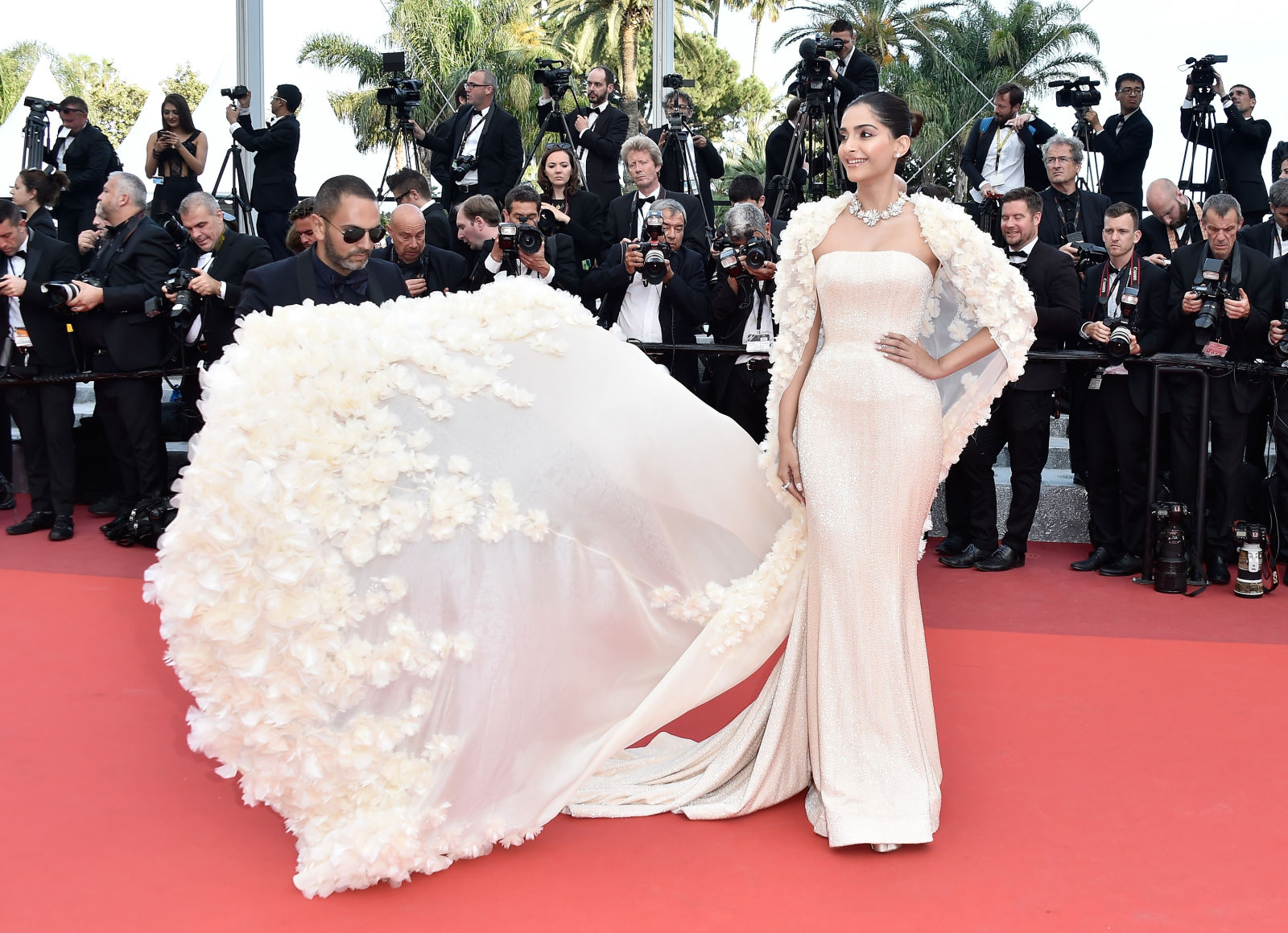 cannes-2016-red-carpet (2)