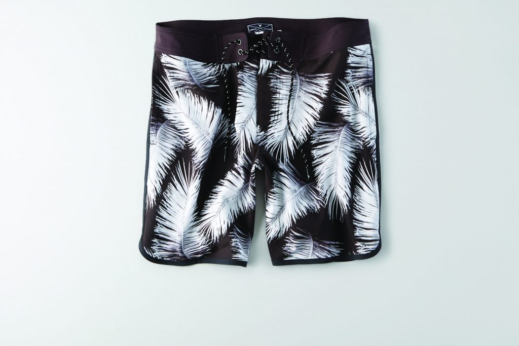 M black and white scallop hem board shorts with whit palm leaf print JAP