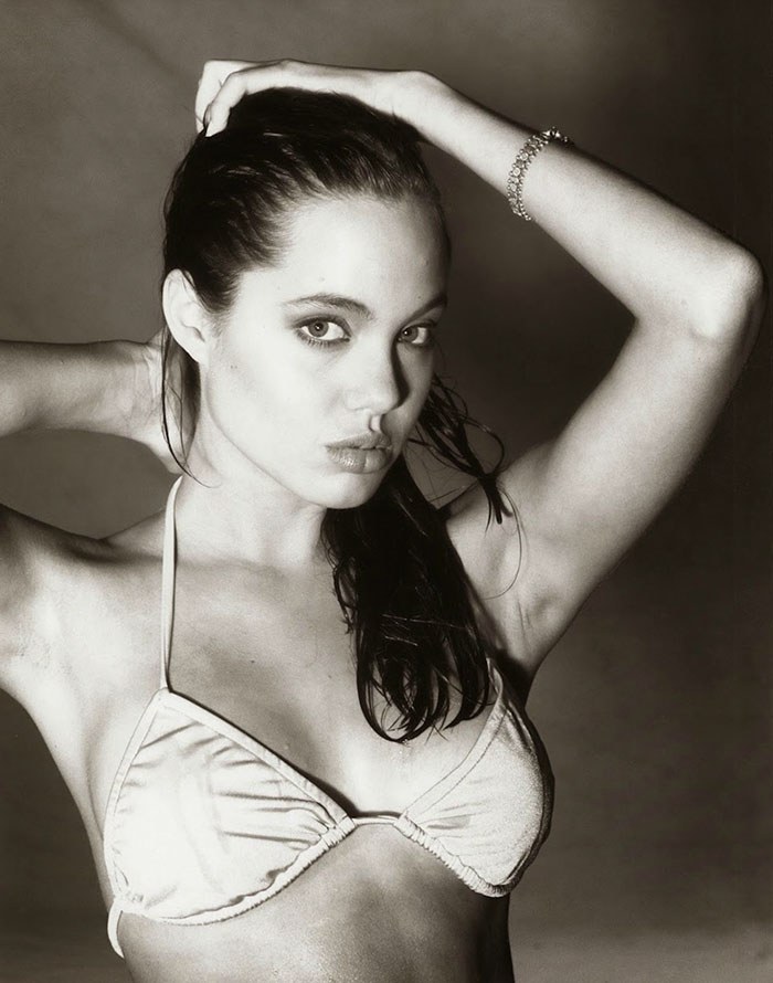 angelina_jolie_young_7