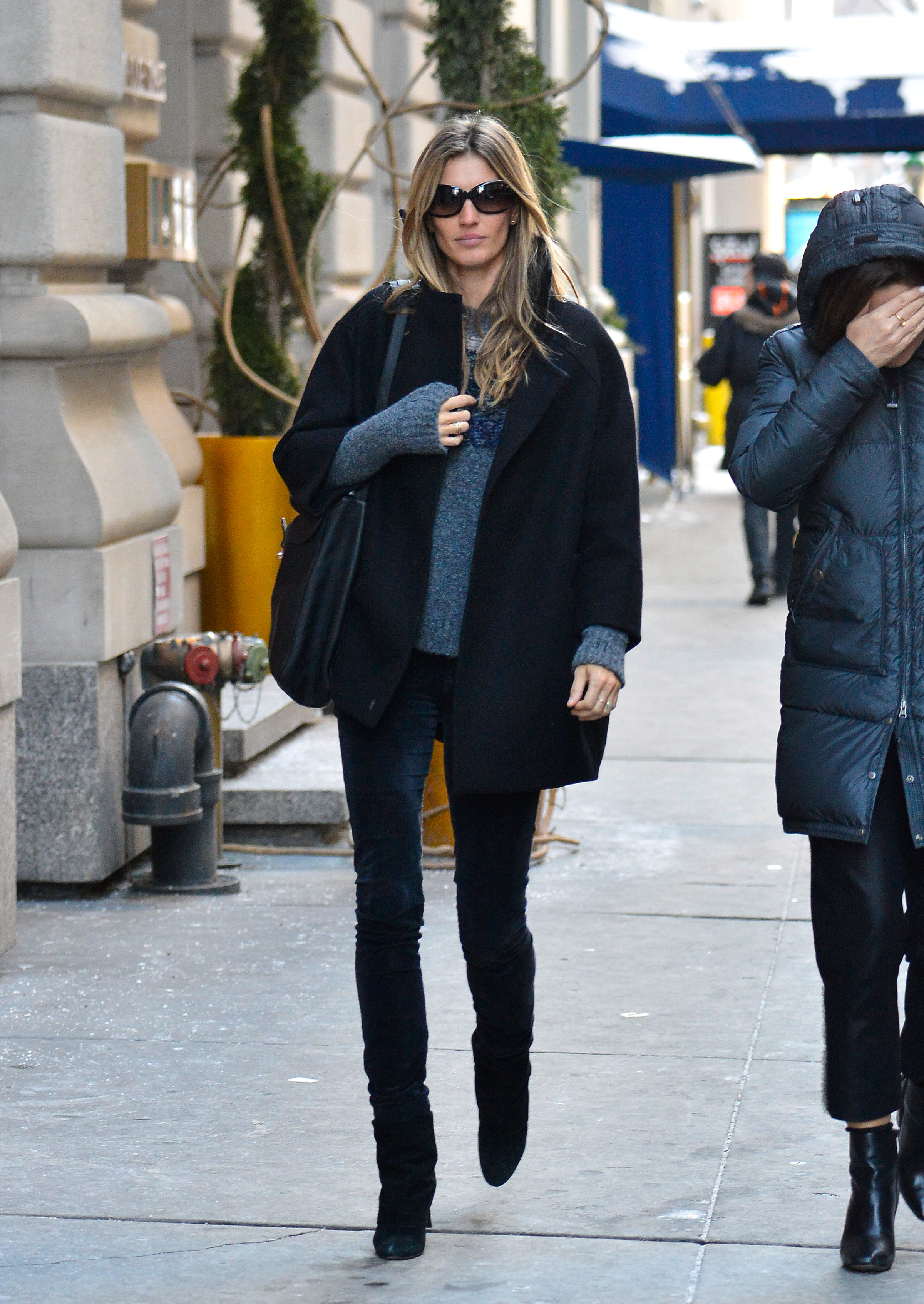 NEW YORK, NY - FEBRUARY 10: Gisele Bundchen is seen on February 10, 2014 in New York City. (Photo by Gardiner Anderson/Bauer-Griffin/GC Images)