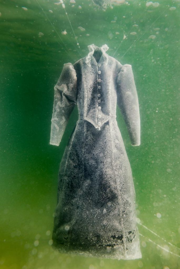 salt-dress-dead-sea-salt-bride (4)