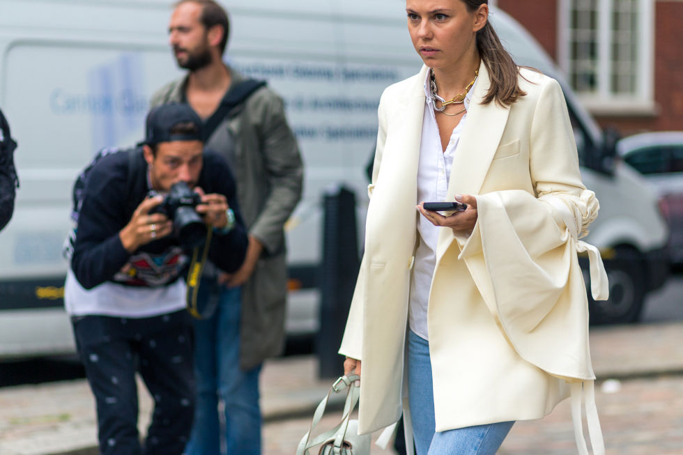 london-fashion-week-ss-2017-street-style-12