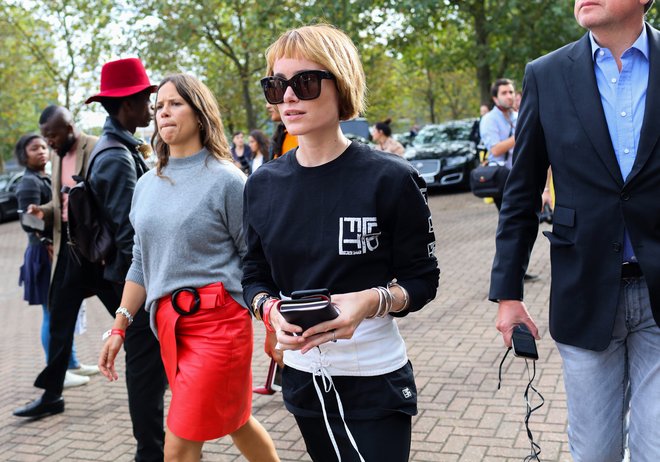 london-fashion-week-ss-2017-street-style-25