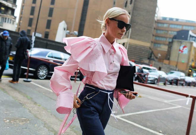 london-fashion-week-ss-2017-street-style-28