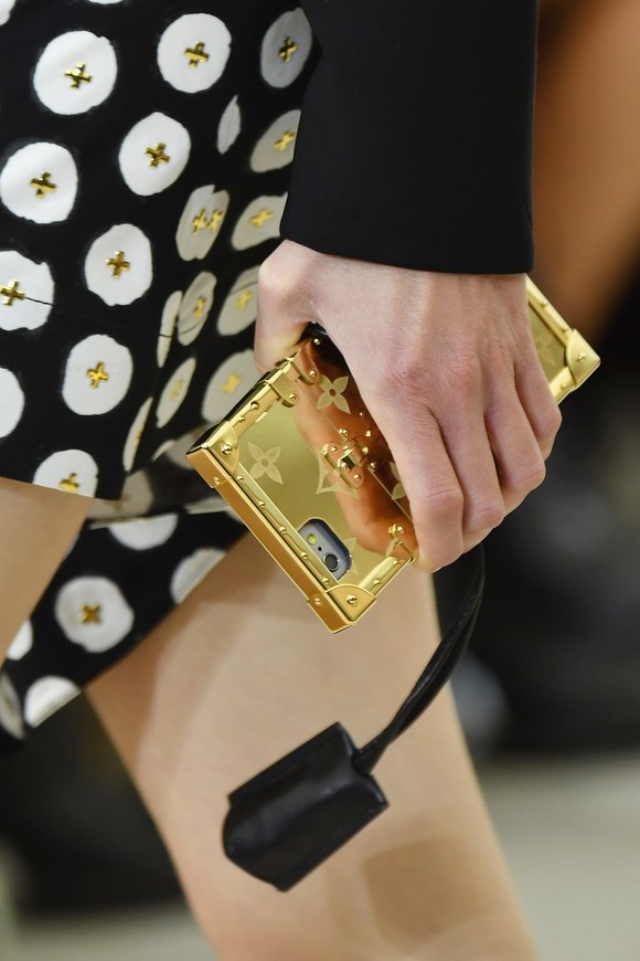 louis-vuitton-phone-case-1