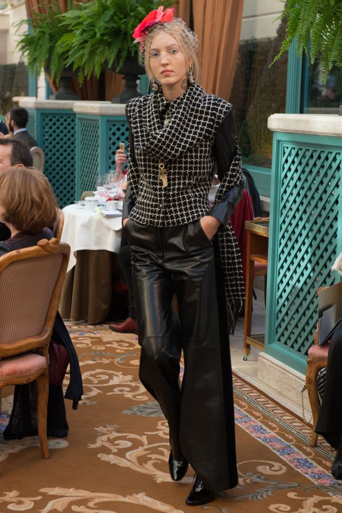 chanel-pre-fall-winter-2017-collection-21