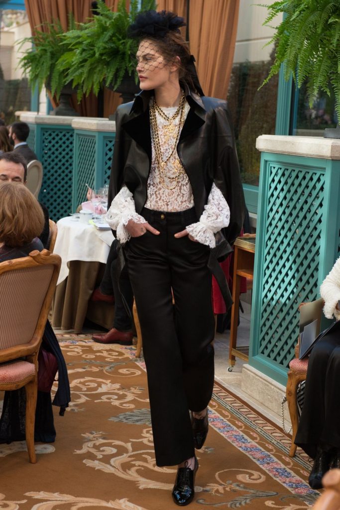 chanel-pre-fall-winter-2017-collection-23