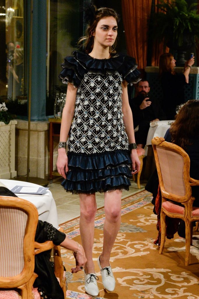 chanel-pre-fall-winter-2017-collection-41